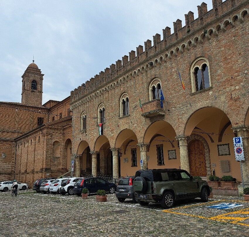 Piazza Della Libertà-贝尔蒂诺罗必去景点
