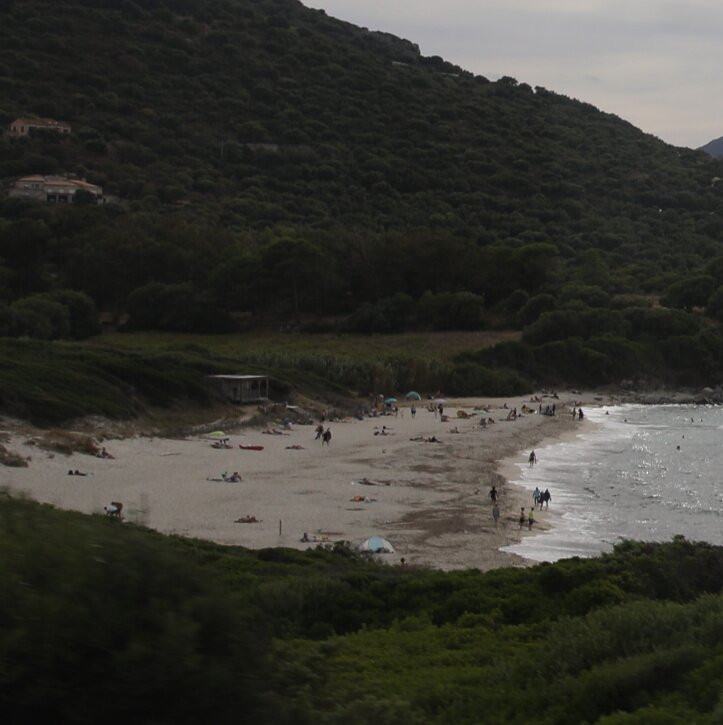 Plage de Bodri-Corbara必去景点