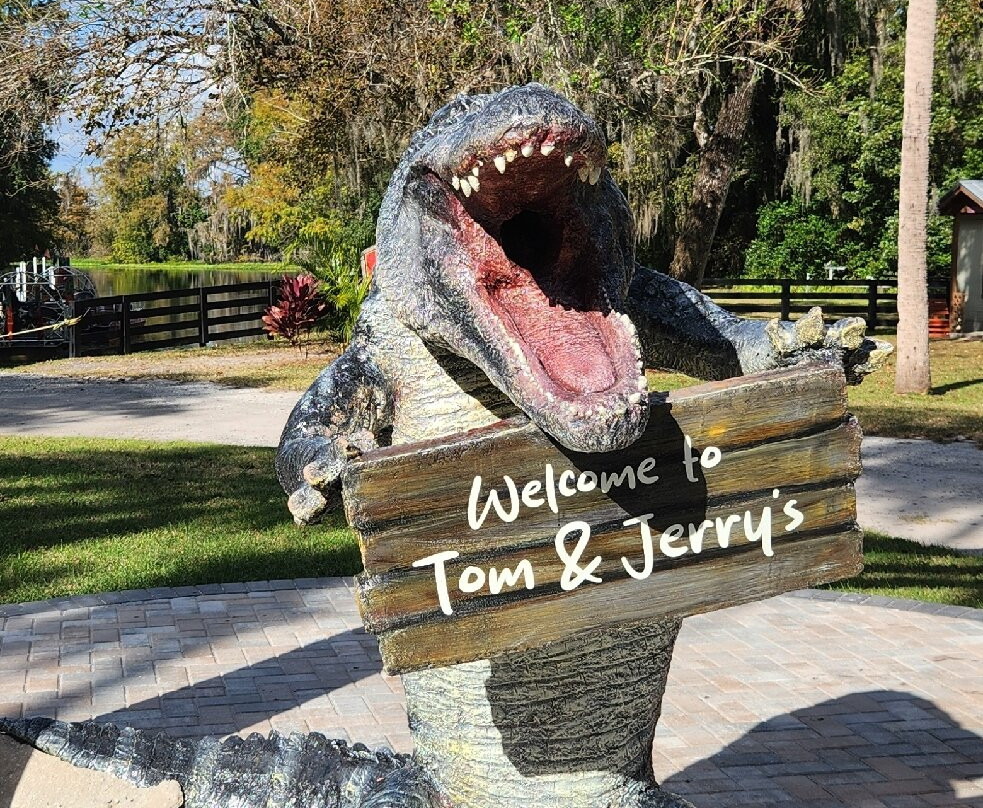 Tom and Jerry's Airboat Rides-Lake Panasoffkee必去景点