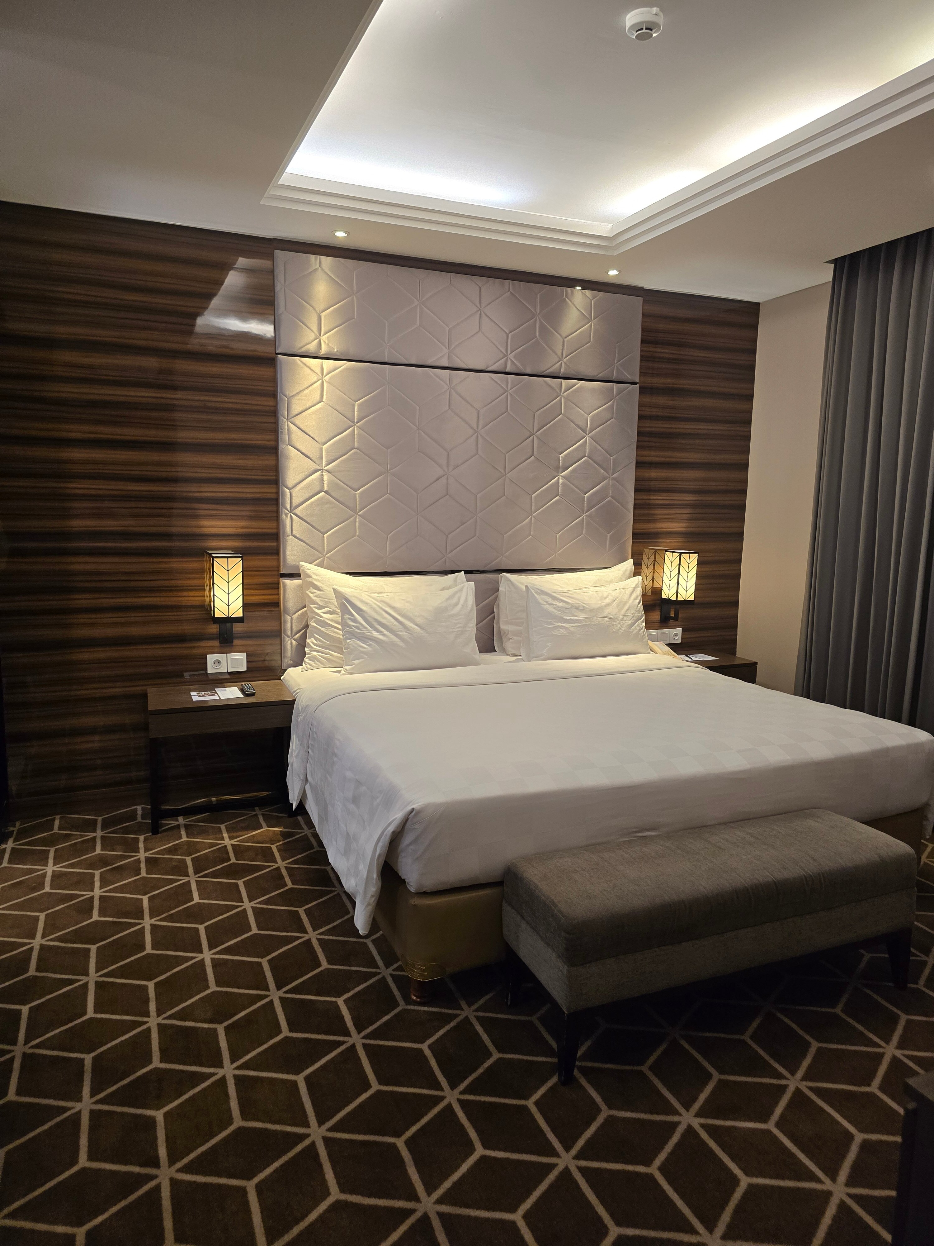 Swiss-Belinn Tunjungan-官方