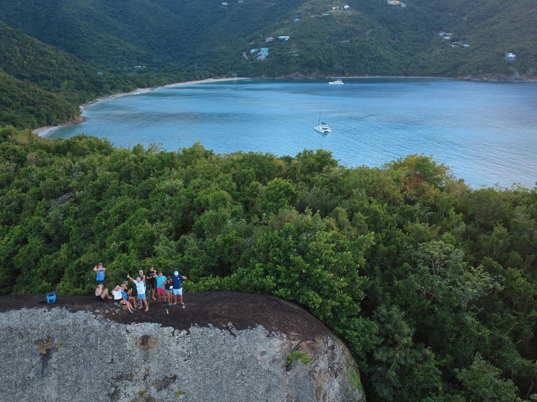 Voyage Charters-托土拉必去景点
