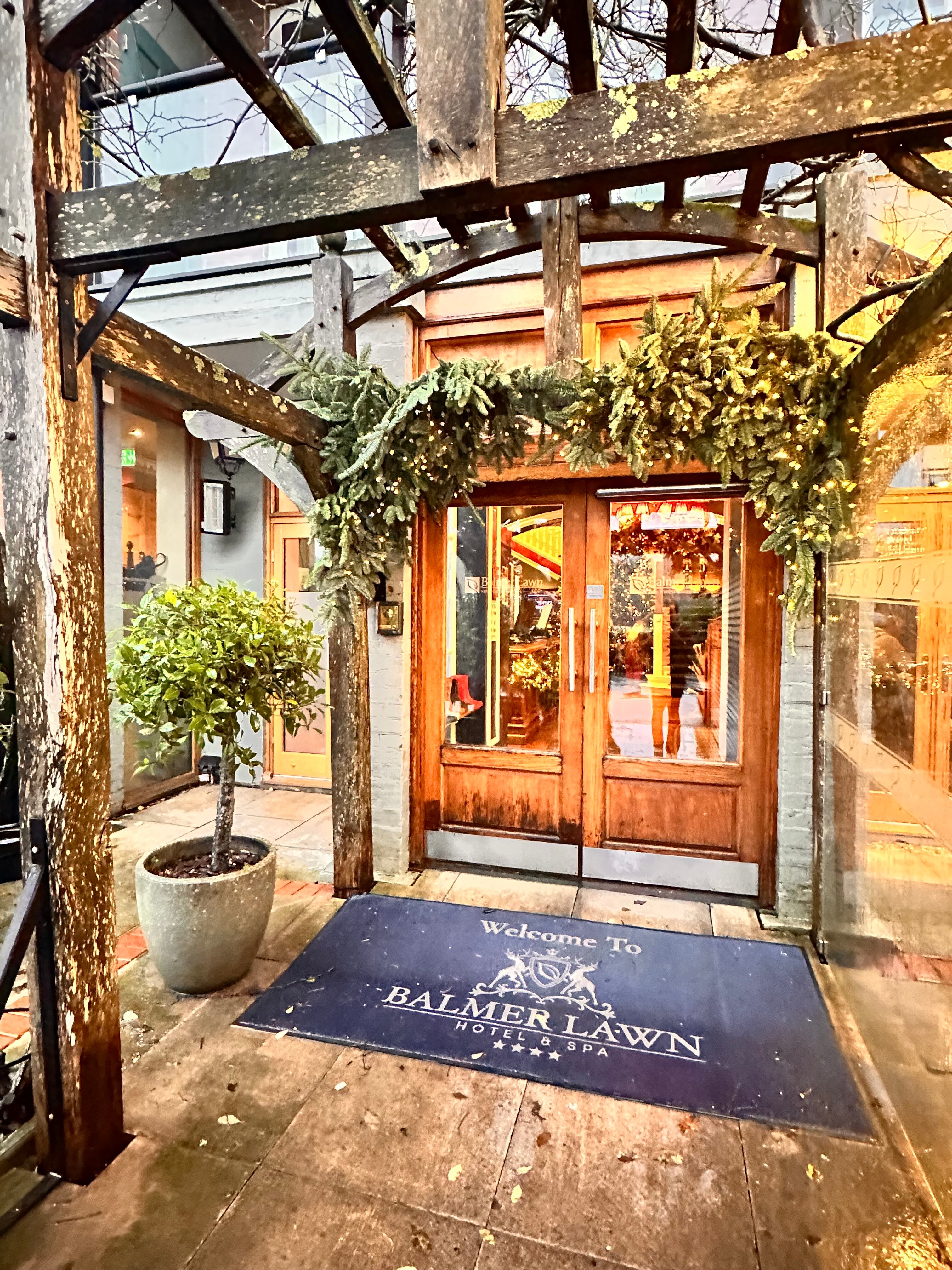 巴尔默草坪酒店-官方