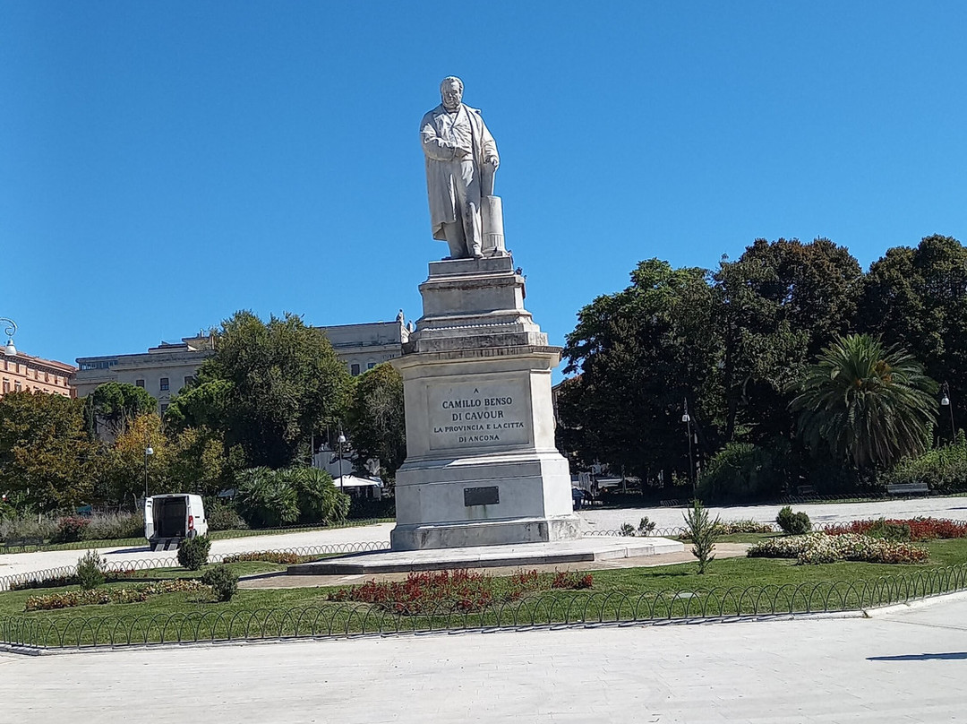 Piazza Cavour-安科纳必去景点