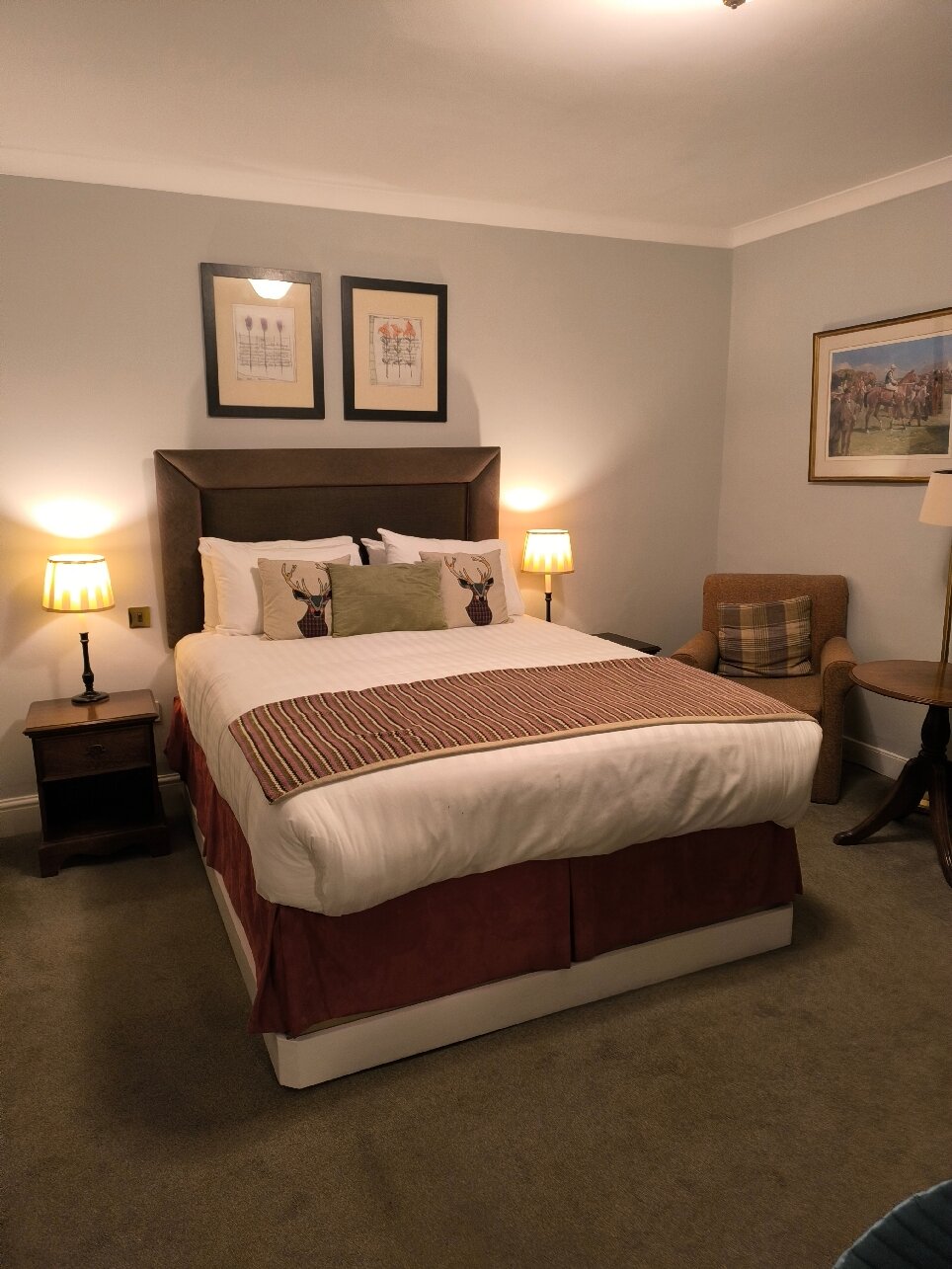 The Luttrell Arms-官方