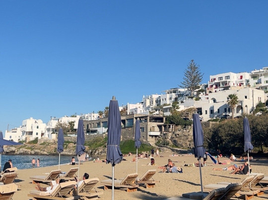 Adonis Hotel & Apartments主图