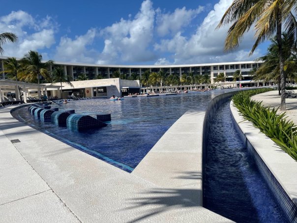 巴塞罗玛雅里维埃拉酒店-限成人入住-泳池