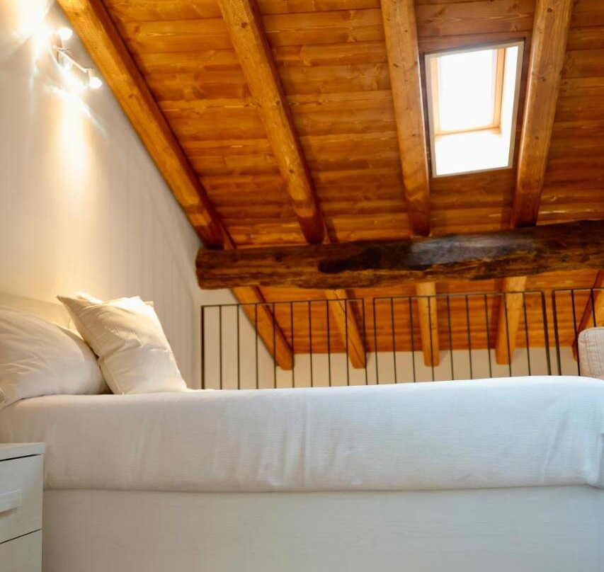 Piazza Del Lago Suites