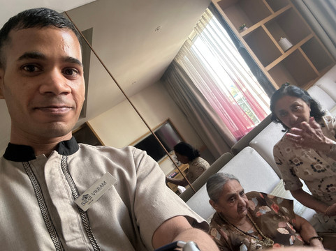 萨亚吉贾姆讷格尔酒店主图