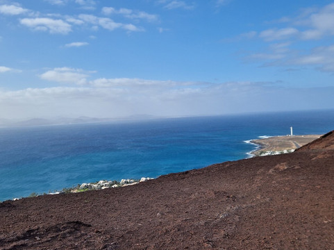 Montaña Roja-布兰卡滩必去景点