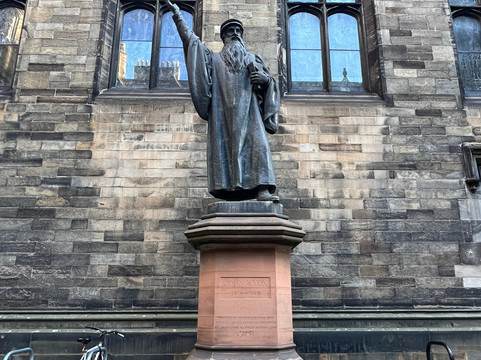 Brújula Free Tours-爱丁堡必去景点