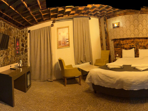 艾迪内尔度假酒店主图