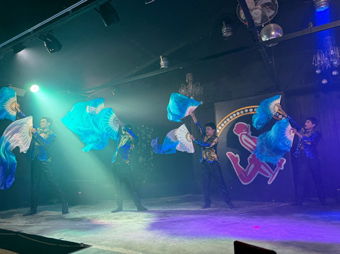 Moo Moo Cabaret show bar-拉克山必去景点