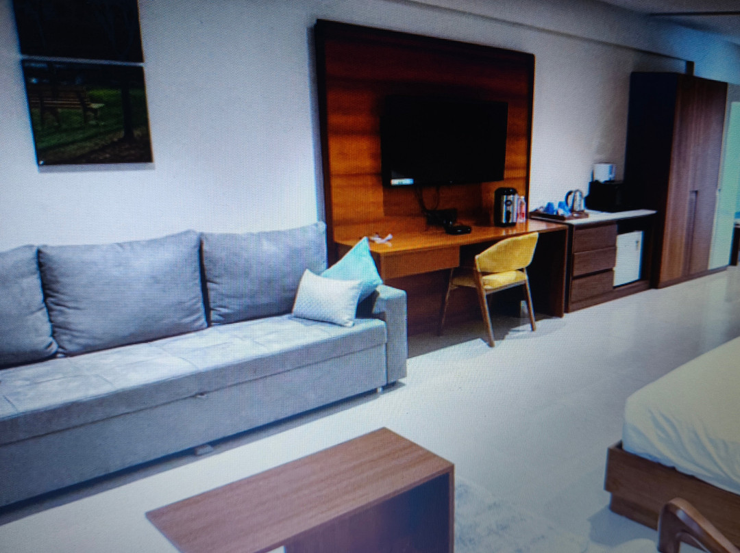 安巴套房酒店主图