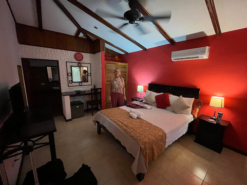 孔查尔酒店主图