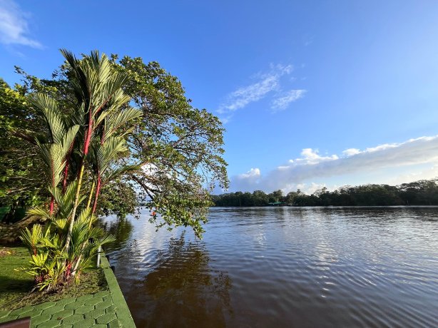 玛纳杜斯酒店-官方