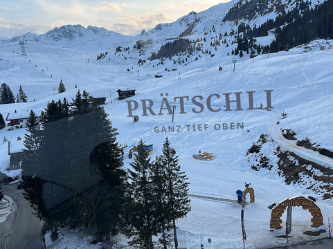 普拉特斯利酒店主图