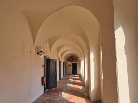 古尔克斯提聚福酒店主图