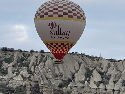艾登利洞穴酒店主图