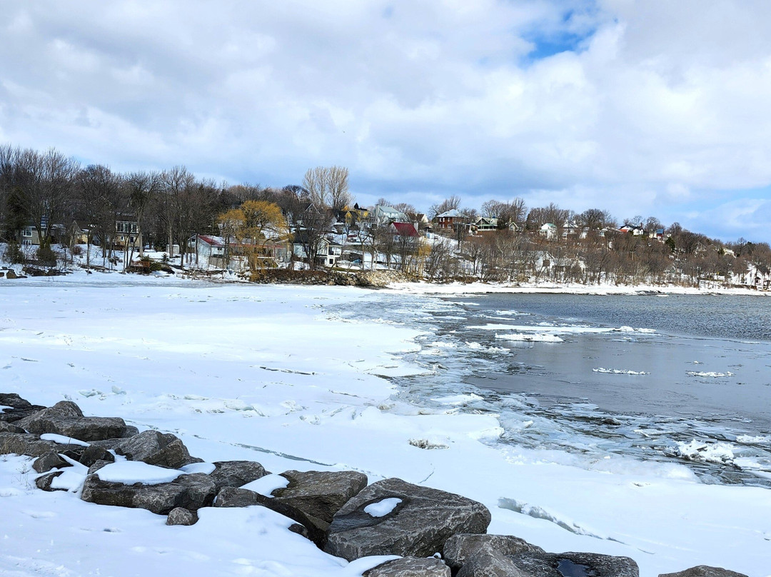 Parc nautique Maurice-Grenier-Neuville必去景点