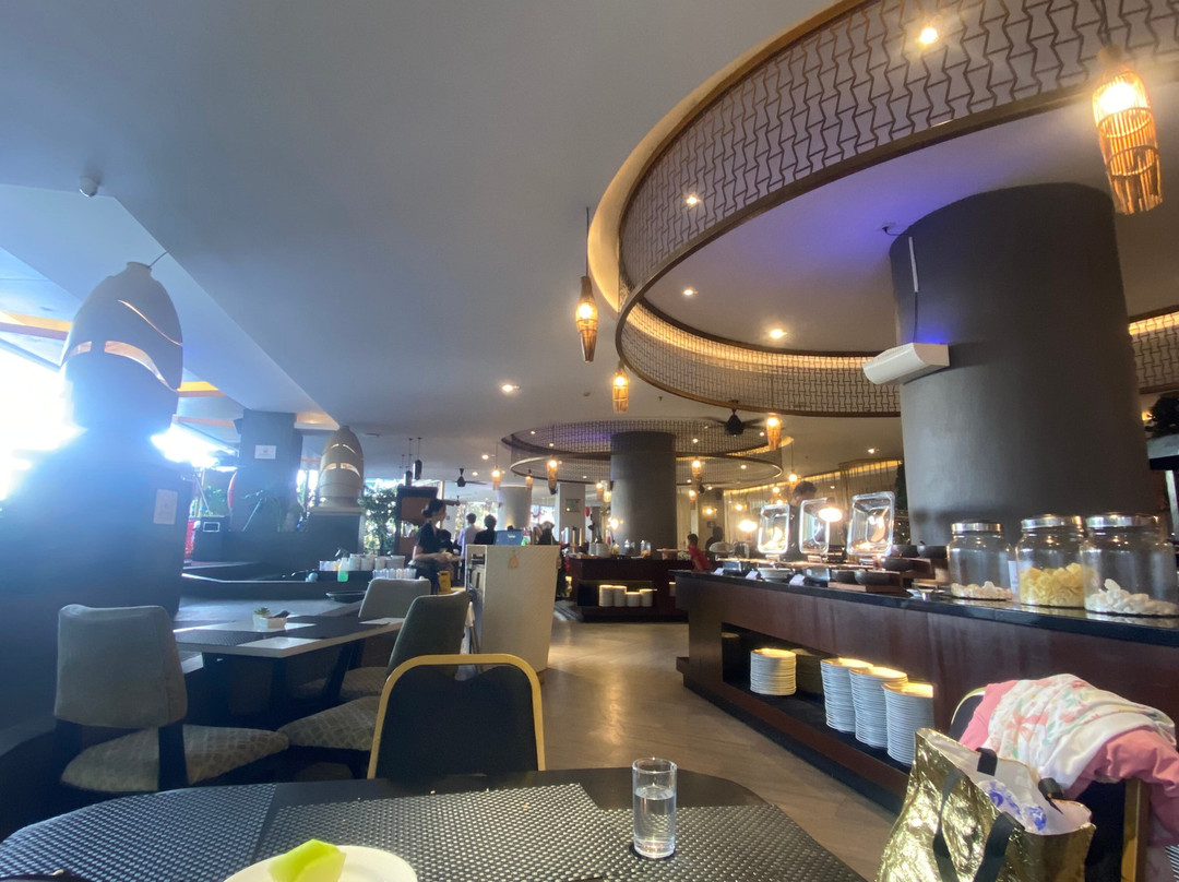 尼姆鲁大酒店主图