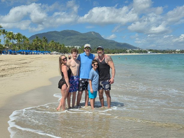 Iberostar Waves Costa Dorada-泳池