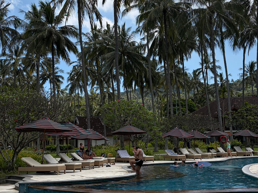 洛姆布克假日酒店主图