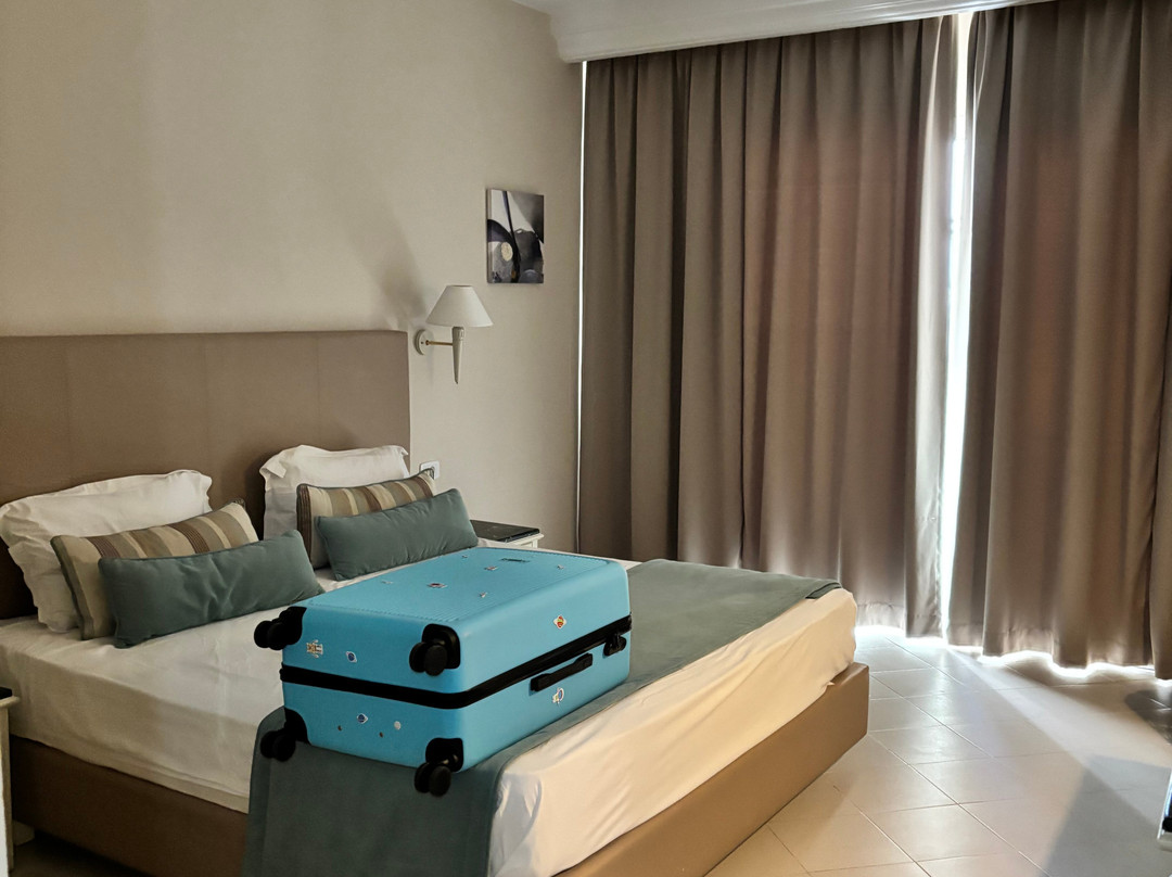 诺扎皇家酒店主图