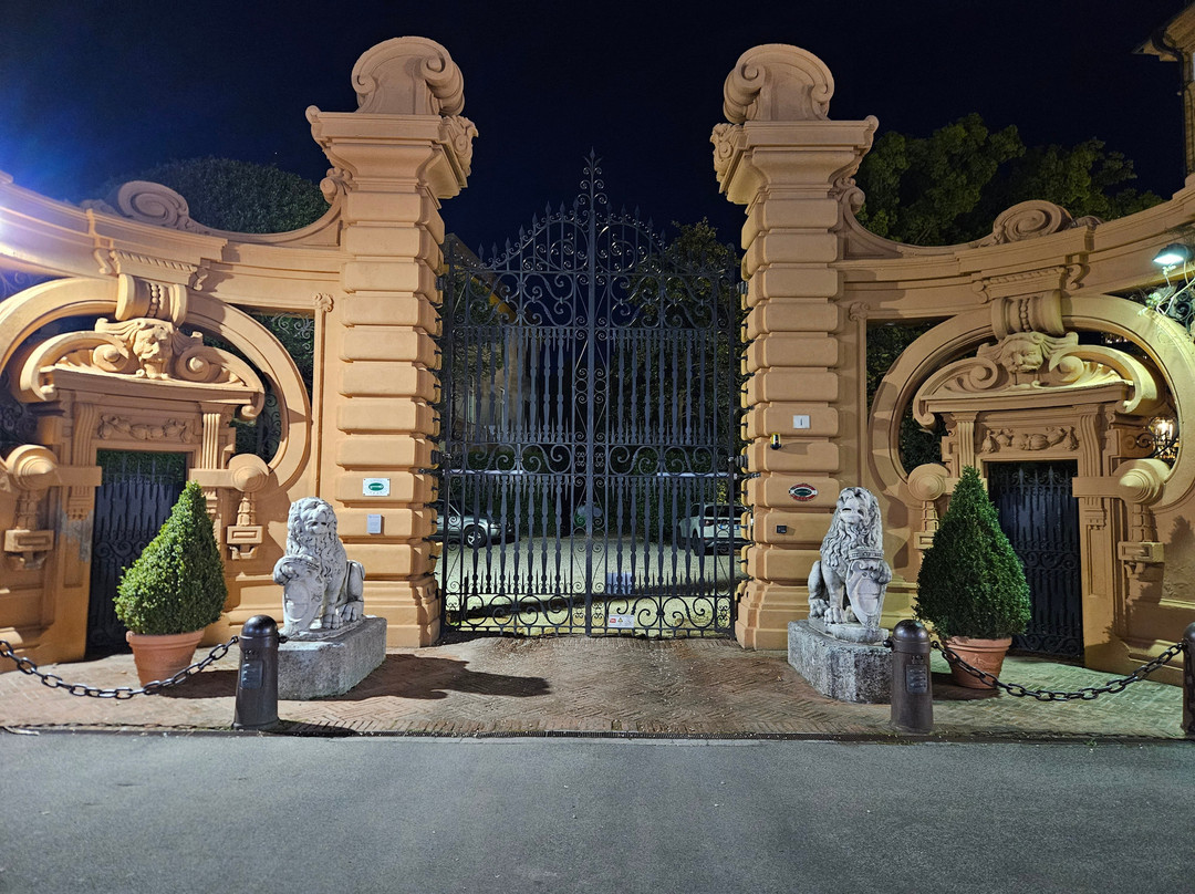 巴尔比别墅大酒店主图