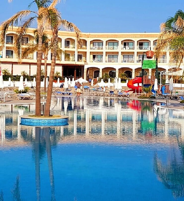 Mythos Beach Resort主图