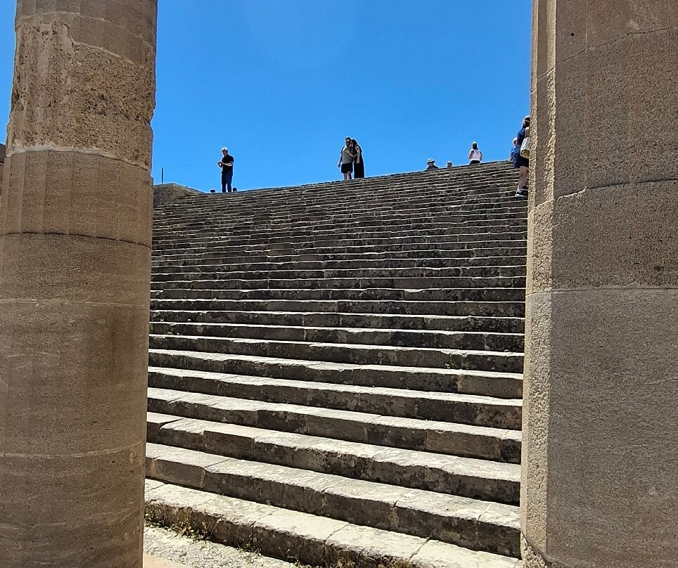 林多斯卫城-林多斯必去景点