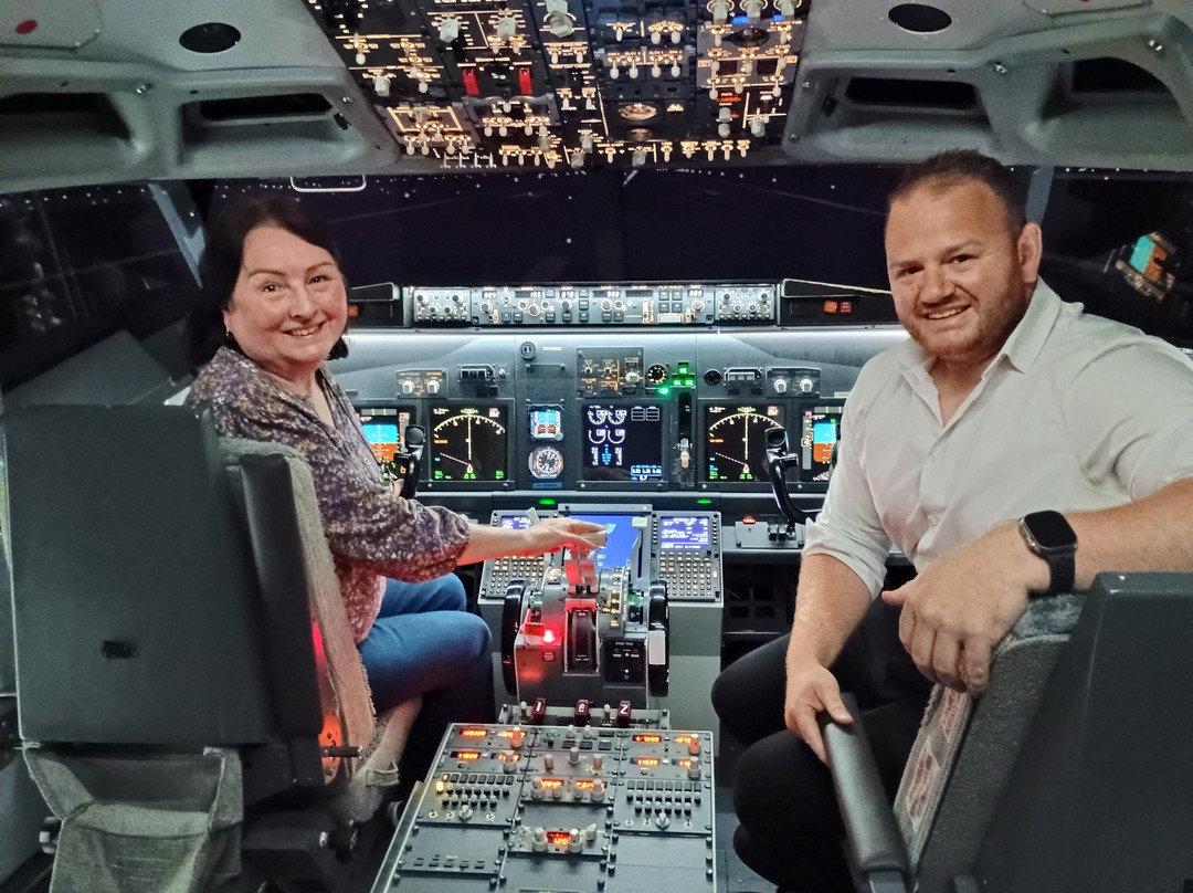 Simair737 Flight Simulators-切尔滕纳姆必去景点