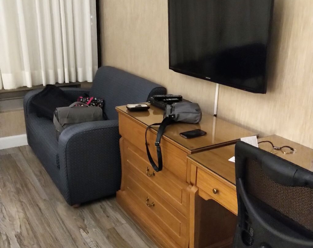 城堡酒店主图