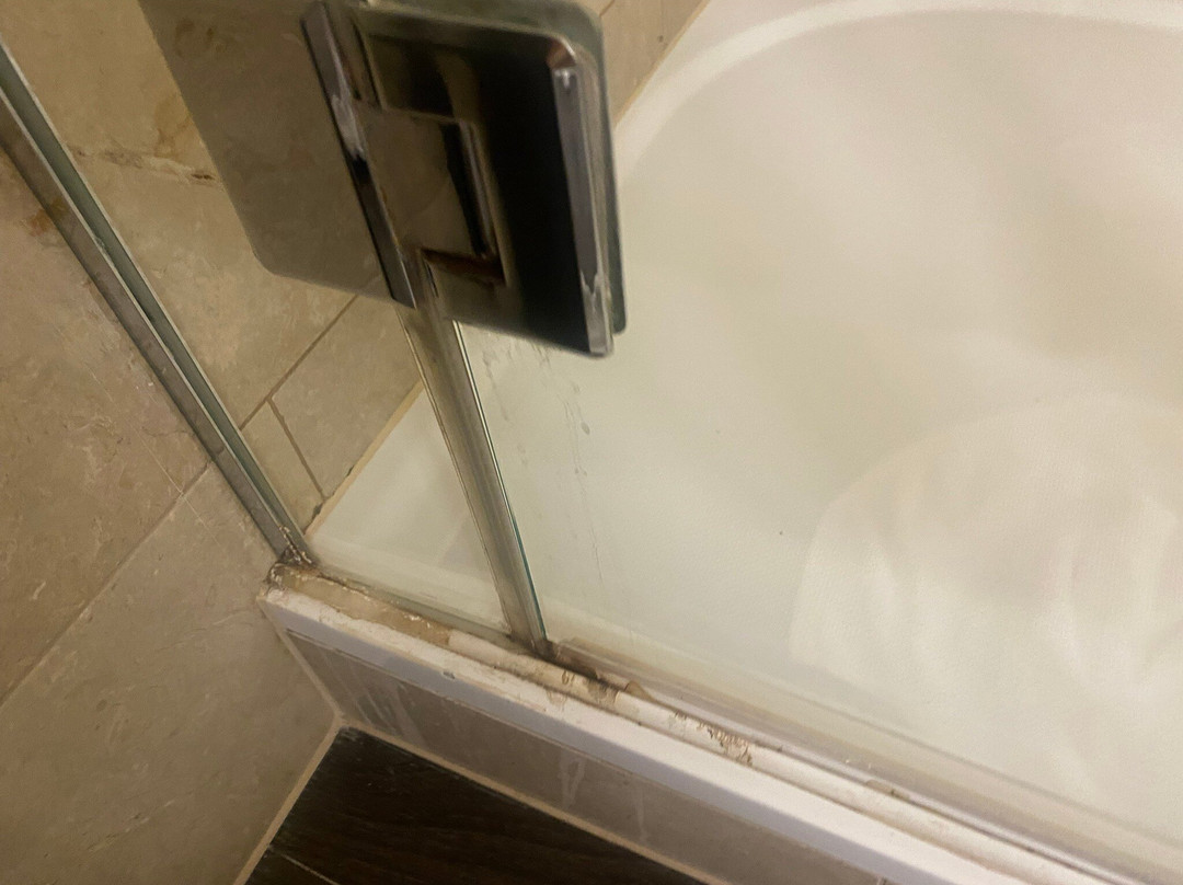 塔维涅伯爵 Spa 餐厅酒店主图