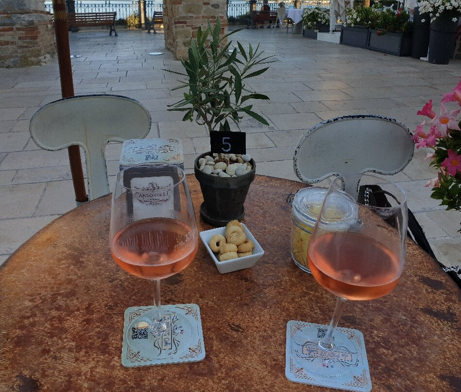 Le Petit Café