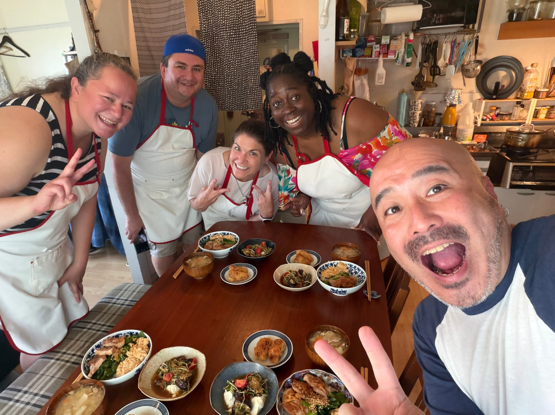 Comburger Cooking Japanese Home Meal with Sato-Shinjuku 3 Chome必去景点