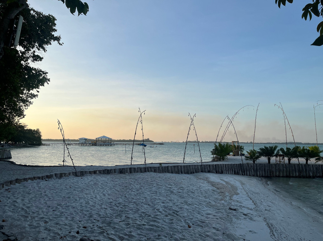 Leebong Island
