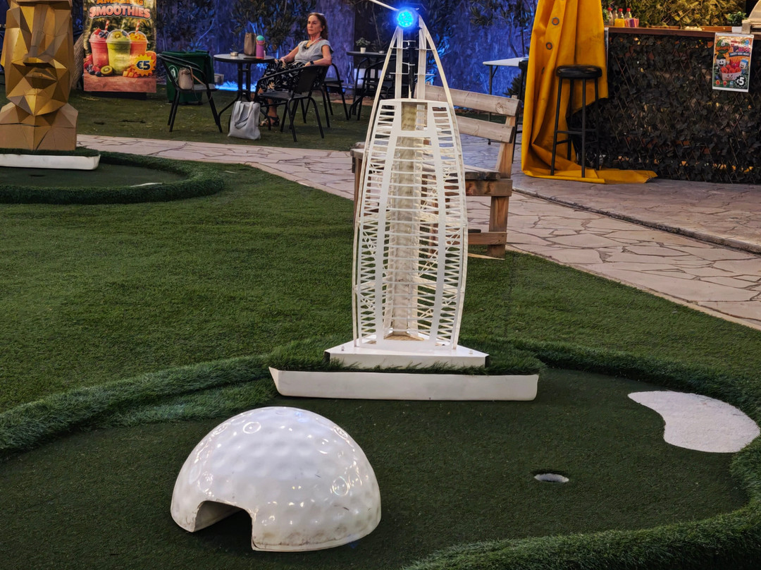 Putt Putt Mini Golf And Garden Bar-Oroklini必去景点