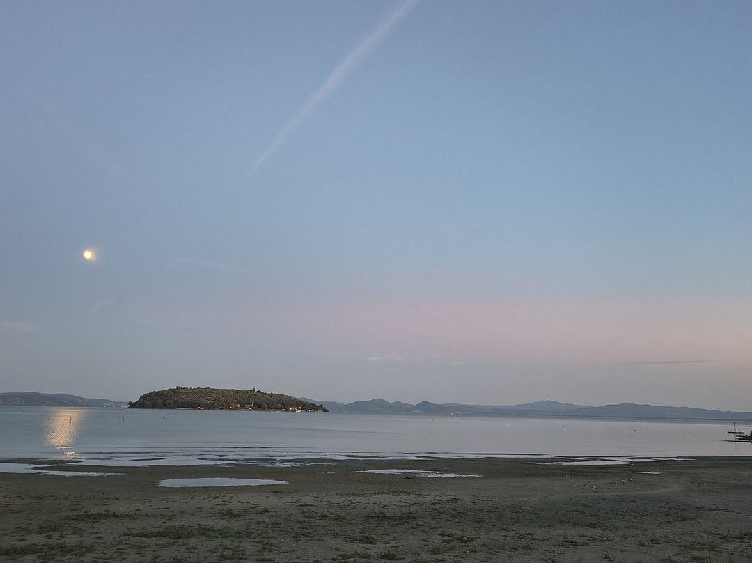 Spiaggia Tuoro Sul Trasimeno-Tuoro sul Trasimeno必去景点