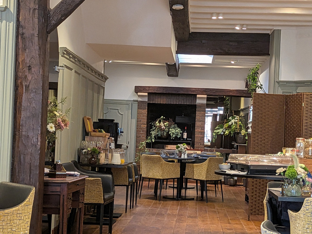 宫殿酒店主图