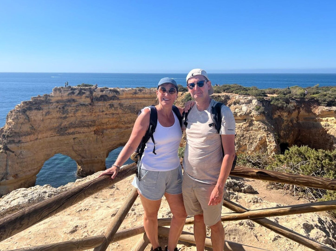 Praia da Marinha-Caramujeira必去景点