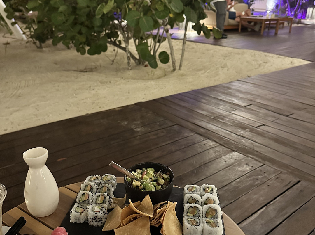 挚爱女人海滩酒店-全包-限成人主图