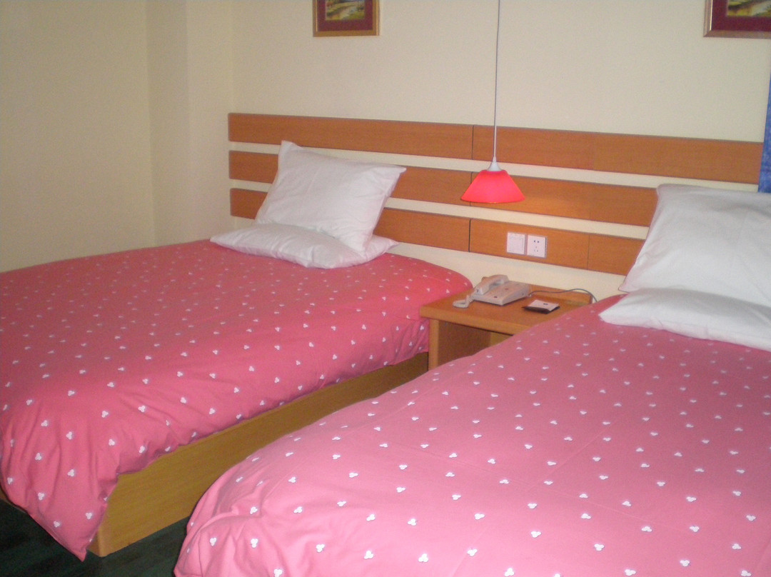 如家酒店(沈阳辽宁大学百鸟公园地铁站店)主图