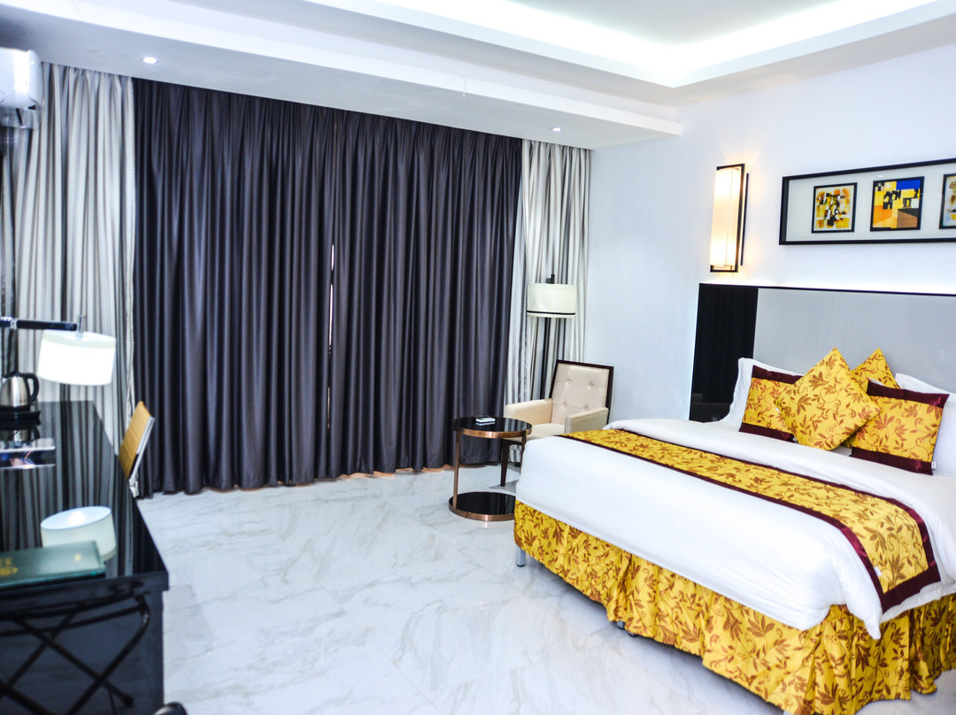 Green Point Hotel
