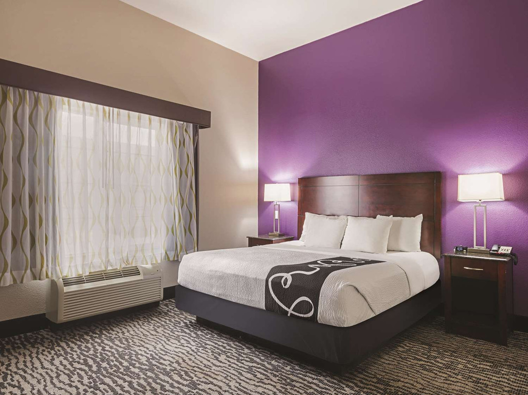 La Quinta Inn & Suites by Wyndham Fresno Northwest主图