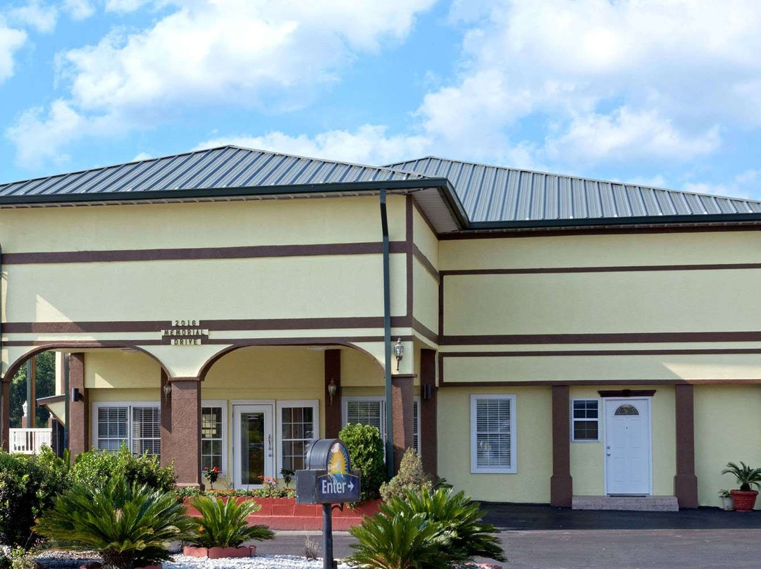 Days Inn by Wyndham Waycross主图