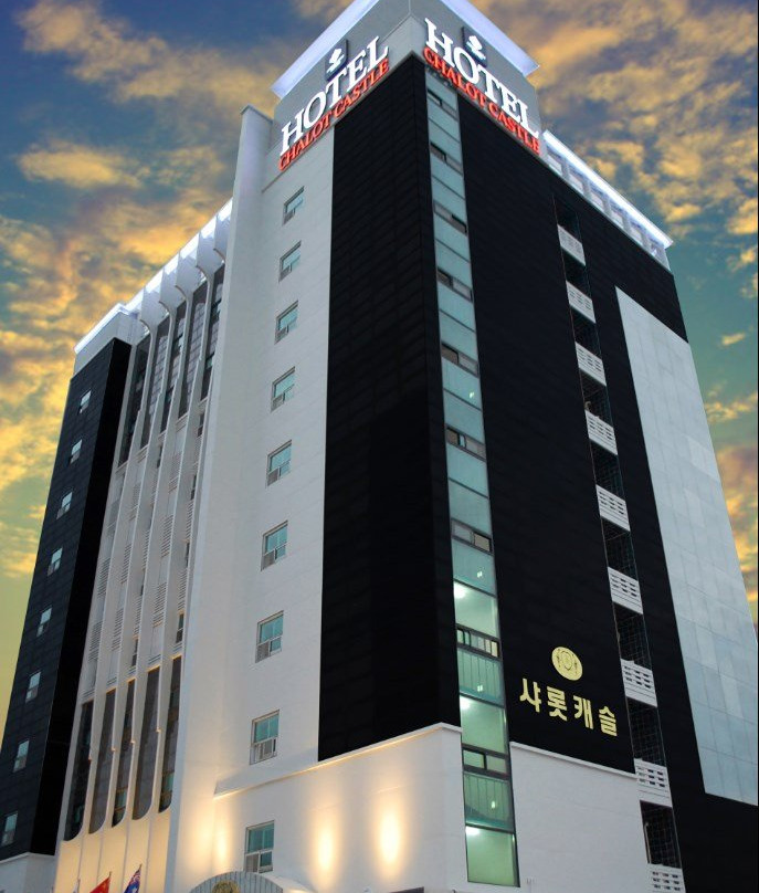 Charlot Castle Hotel