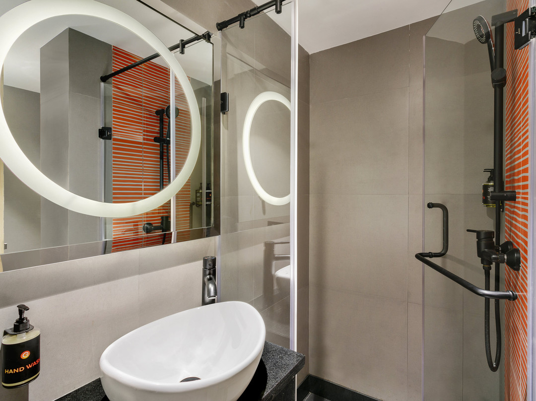 浦那瓦卡达金杰酒店主图