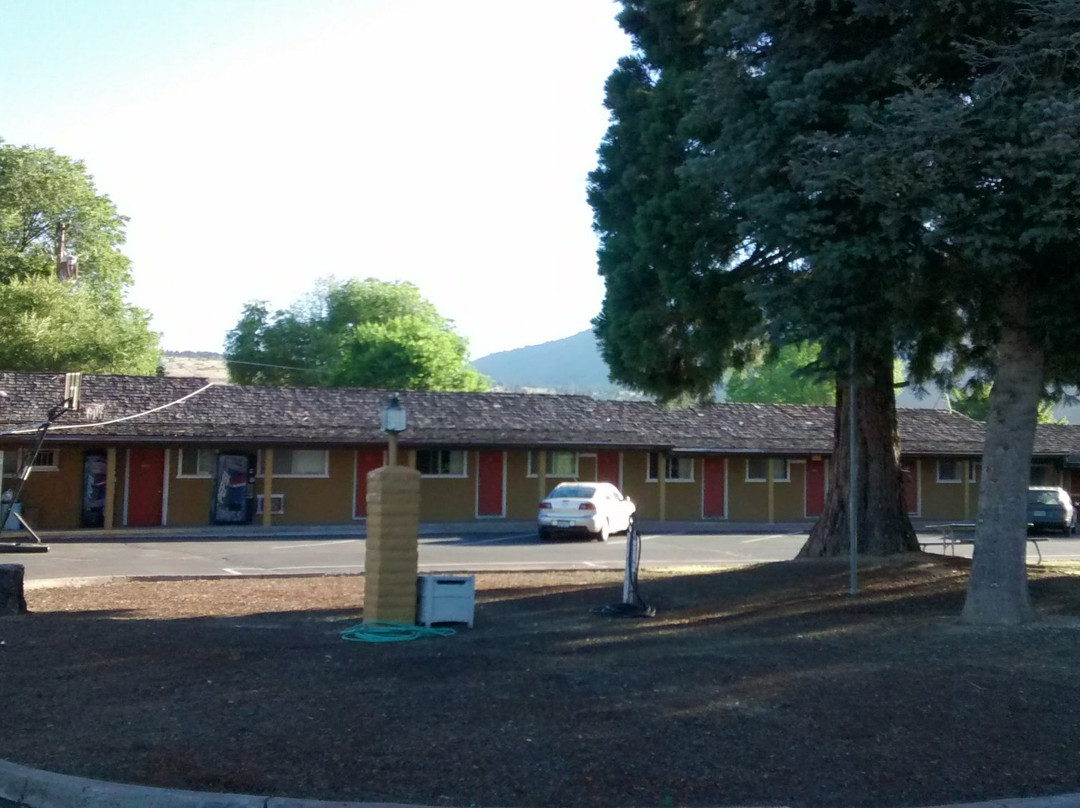 Oregon Motel 8 & RV Park