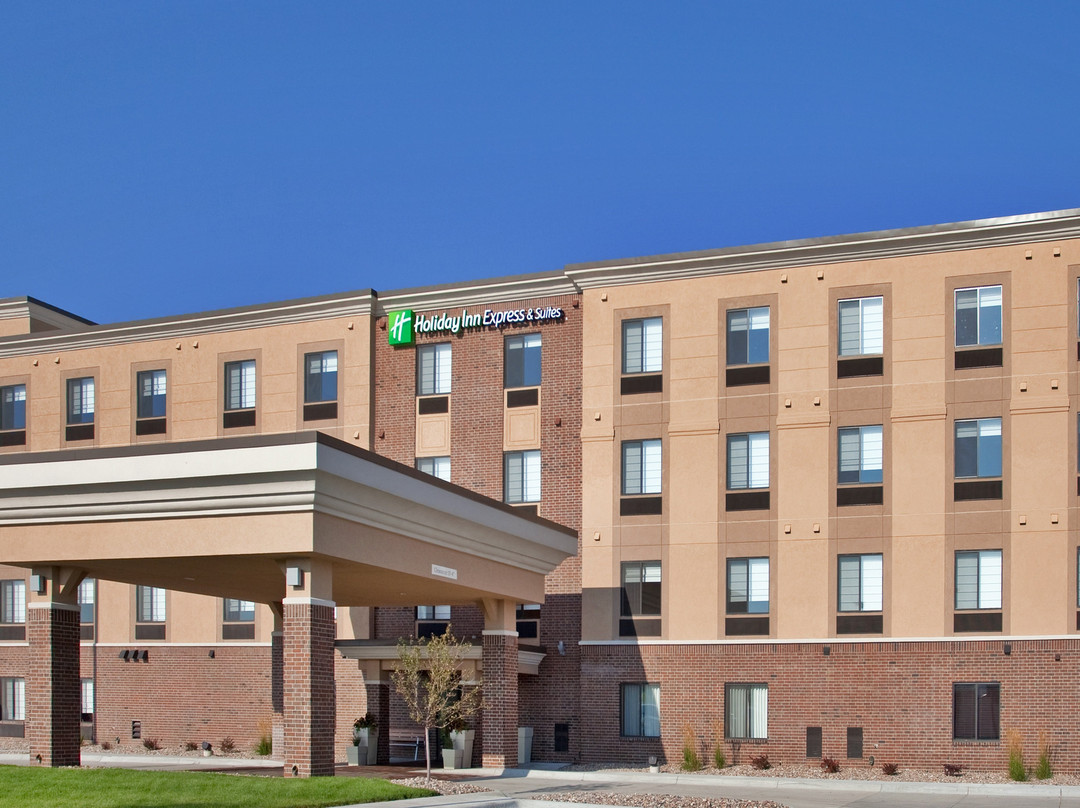 Holiday Inn Express & Suites Lincoln Airport By IHG主图