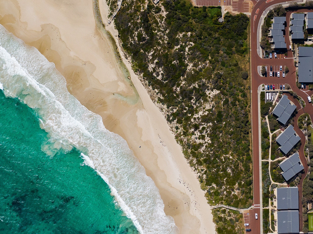 斯密斯海滩度假酒店主图